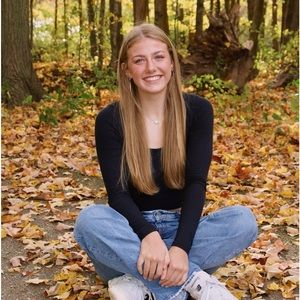 Meet your Posher, Lilly